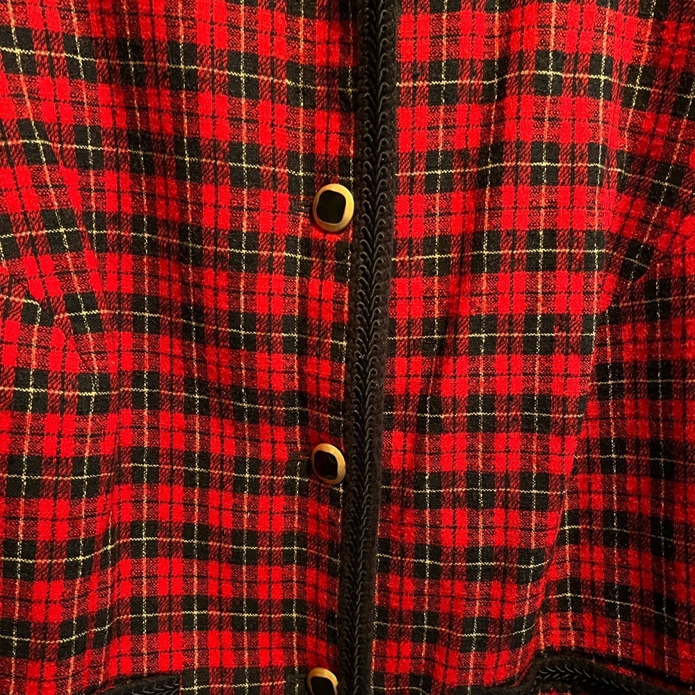 Vintage Pendleton Plus plaid blazer. Size 18. Red and black with gold buttons. - Picture 2 of 7